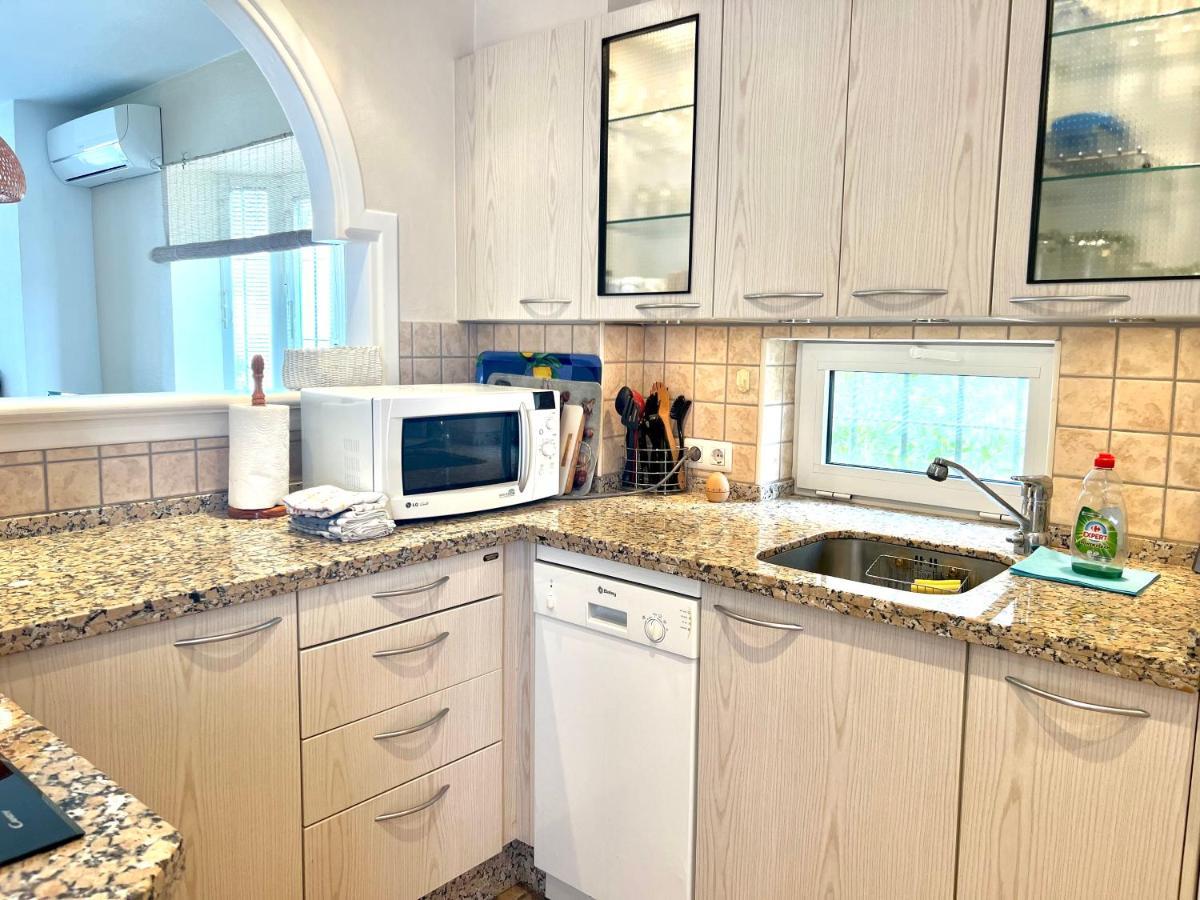 Fabulous Vacation In A 2 Bedroom Townhouse With 2 Terraces Overlooking The Sea, Suitable For 6 People 3 Swimming Pools Tennis And 200 Mts From The Sea El Faro Eksteriør billede