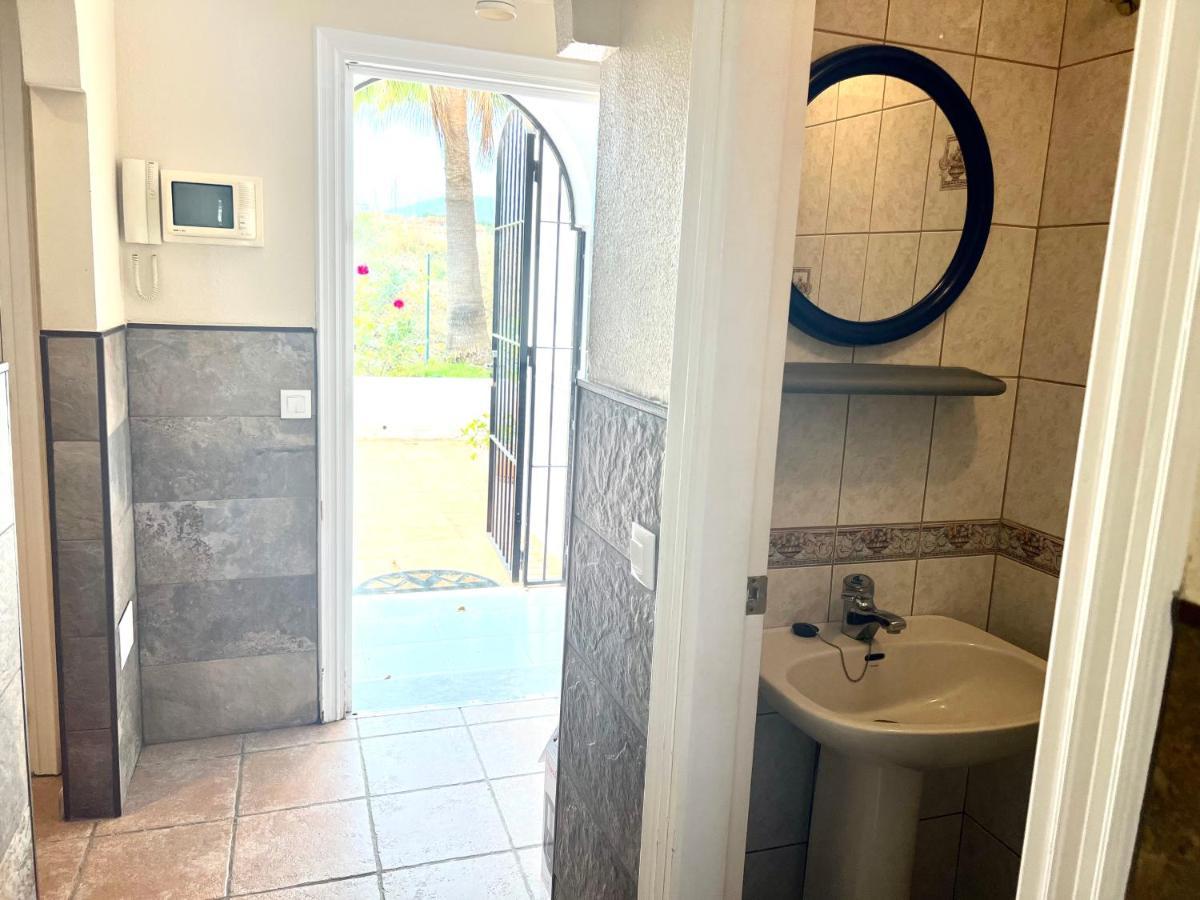 Fabulous Vacation In A 2 Bedroom Townhouse With 2 Terraces Overlooking The Sea, Suitable For 6 People 3 Swimming Pools Tennis And 200 Mts From The Sea El Faro Eksteriør billede