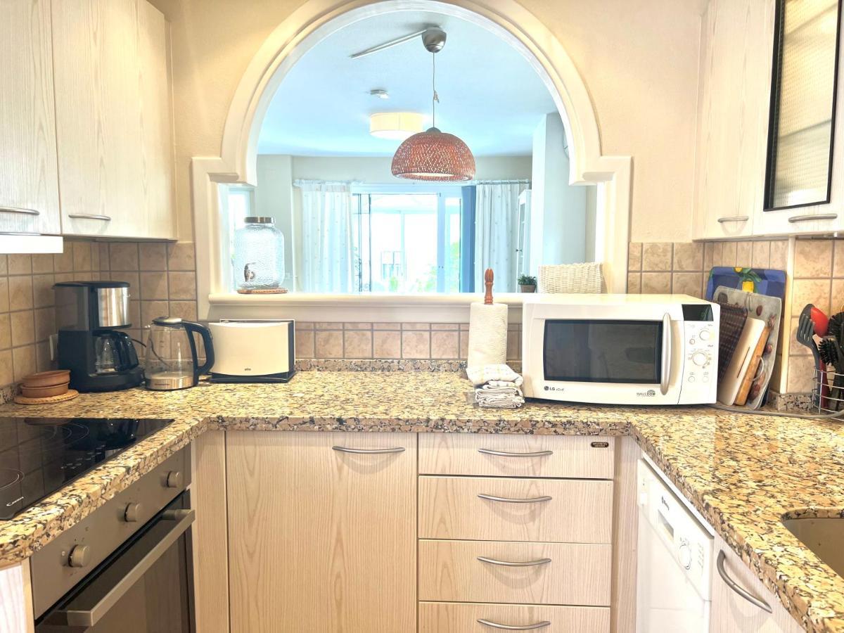 Fabulous Vacation In A 2 Bedroom Townhouse With 2 Terraces Overlooking The Sea, Suitable For 6 People 3 Swimming Pools Tennis And 200 Mts From The Sea El Faro Eksteriør billede