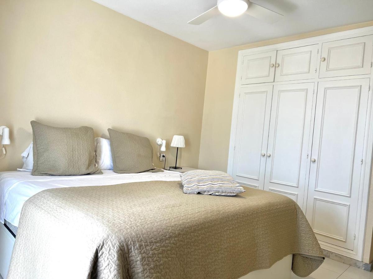 Fabulous Vacation In A 2 Bedroom Townhouse With 2 Terraces Overlooking The Sea, Suitable For 6 People 3 Swimming Pools Tennis And 200 Mts From The Sea El Faro Eksteriør billede