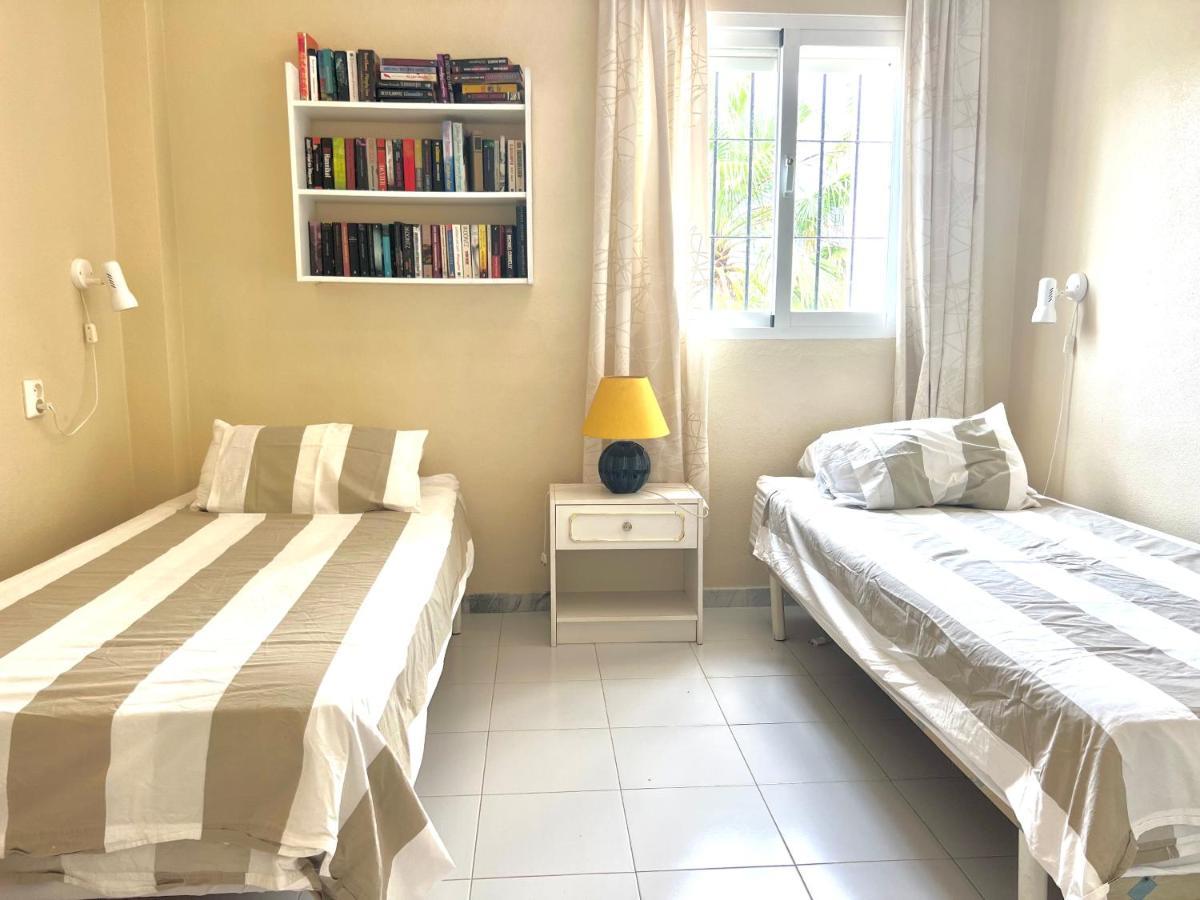 Fabulous Vacation In A 2 Bedroom Townhouse With 2 Terraces Overlooking The Sea, Suitable For 6 People 3 Swimming Pools Tennis And 200 Mts From The Sea El Faro Eksteriør billede